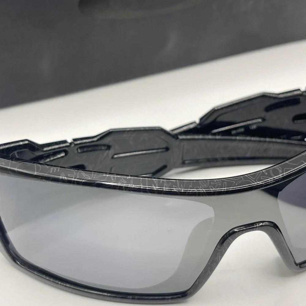 OAKLEY Oil Rig Sunglasses Black Silver Ghost Black Iridium RARE 24-058